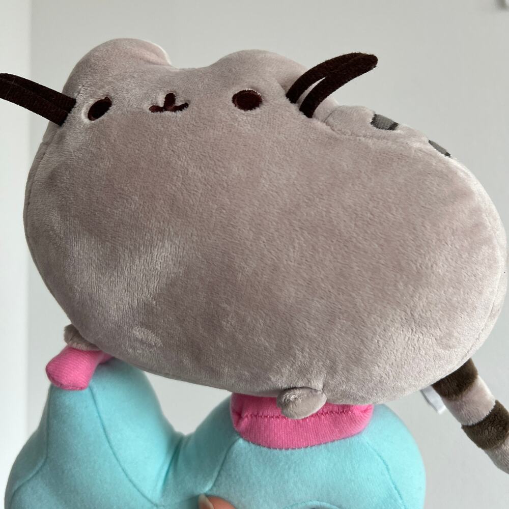 Gund PUSHEEN ON SCOOTER 10” Plush Gray Kitty Cat On Motor Bike - Picture 2 of 9